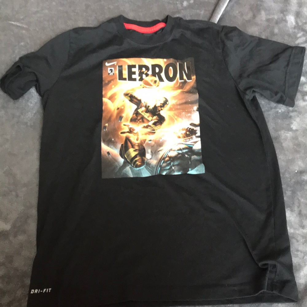 Boys Nike T-shirt
